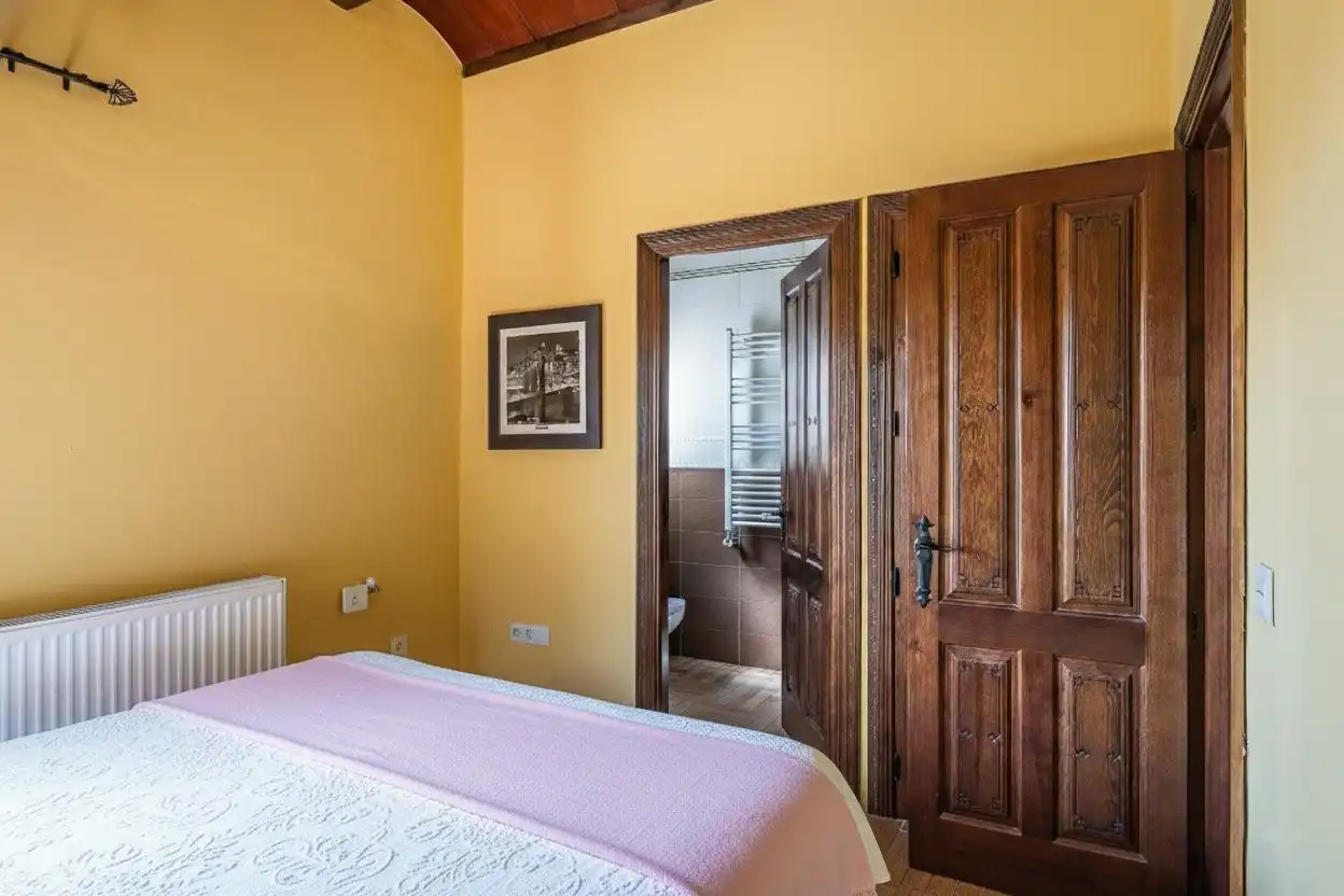 Habitación de Finca rústica en venta en Carmona con Calefacción, Jardín privado y Terraza