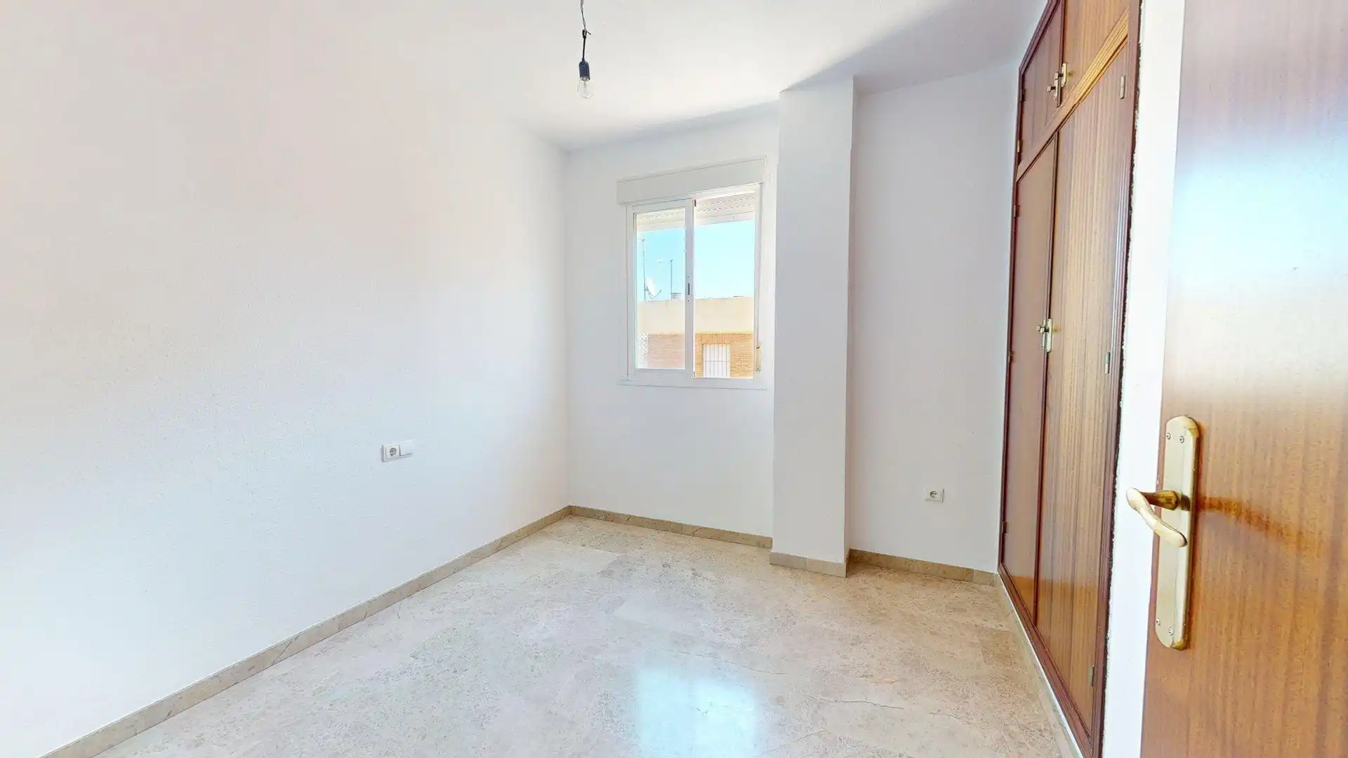 Schlafzimmer von Wohnung zum Verkauf in Córdoba mit Klimaanlage, Heizung und Abstellraum