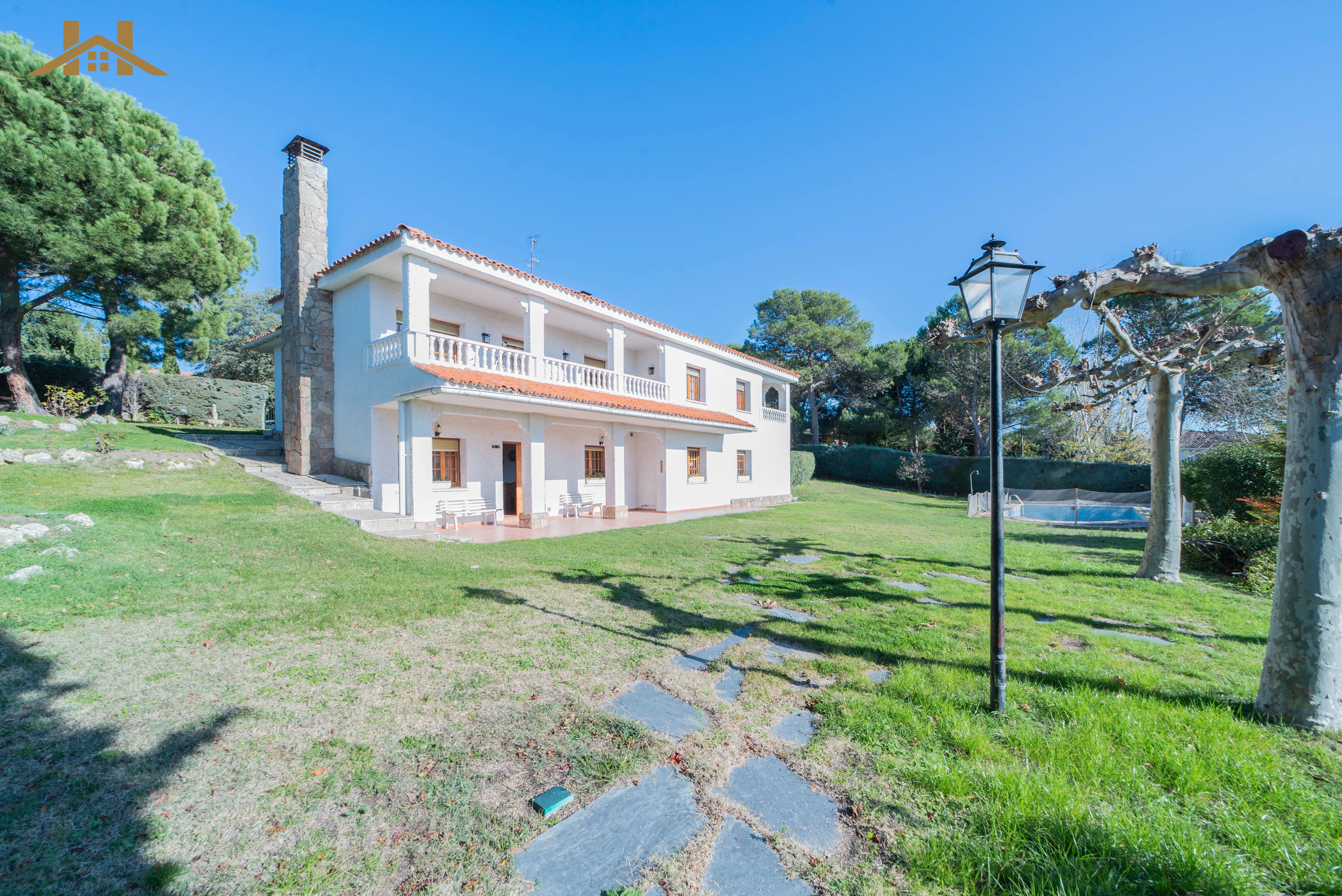 Exterior view of House or chalet for sale in Boadilla del Monte  with Heating, Private garden and Swimming Pool