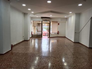 Local comercial en alquiler en Centro - Doña Mercedes