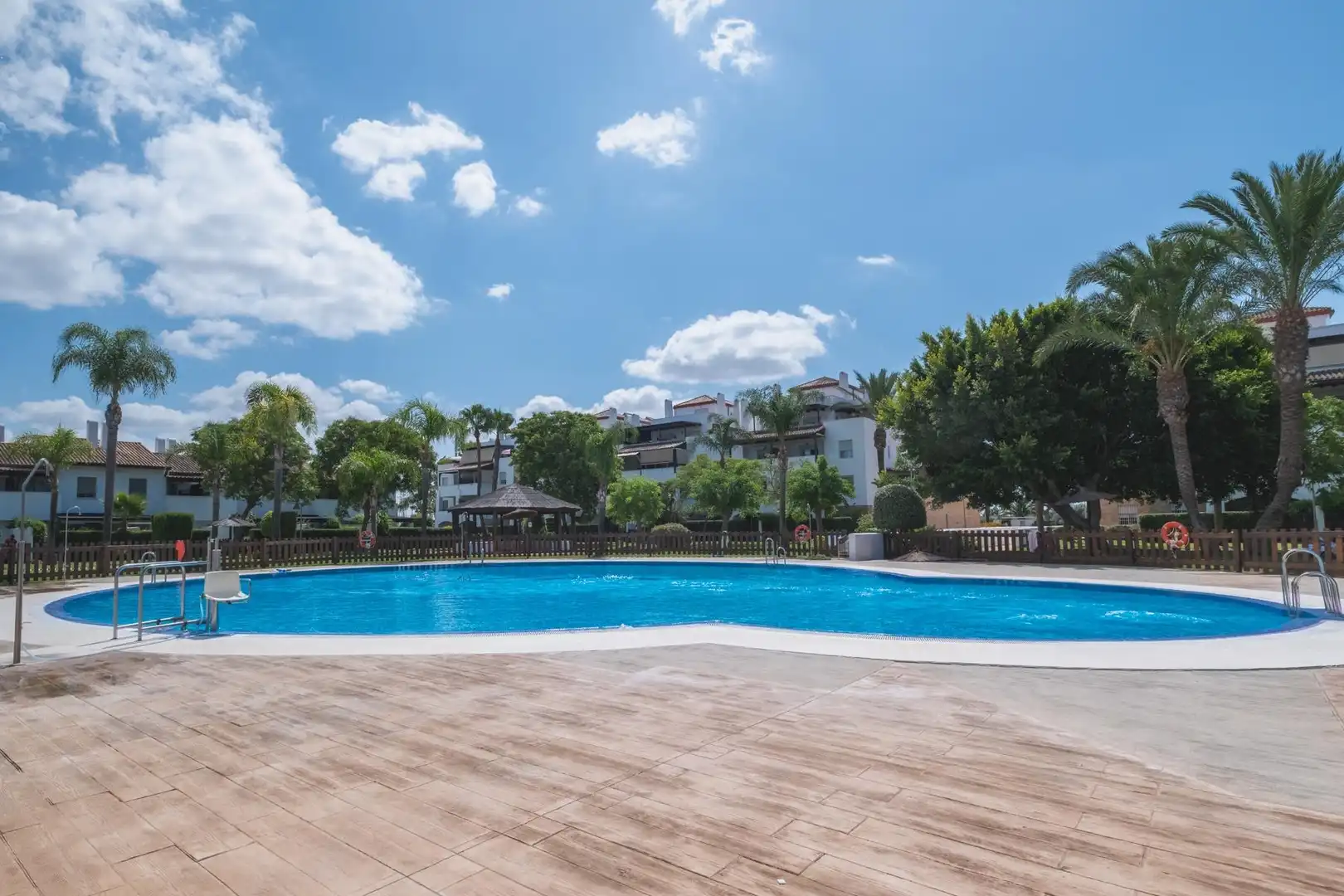 Piscina de Apartamento en venta en Rota con Terraza y Piscina comunitaria
