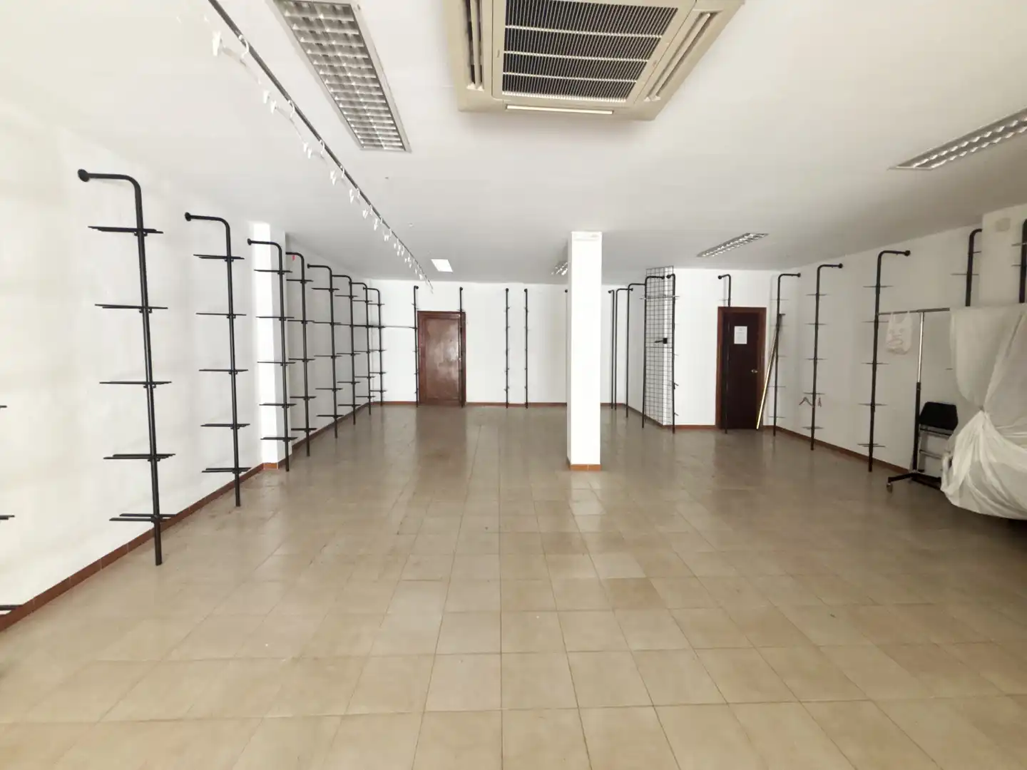 Local en venta en Benalup-Casas Viejas con Aire acondicionado