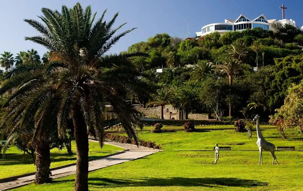 Vista exterior de Casa o xalet en venda en Las Palmas de Gran Canaria amb Terrassa, Piscina i Balcó