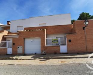 Vista exterior de Casa adosada en venda en Cabezamesada amb Terrassa