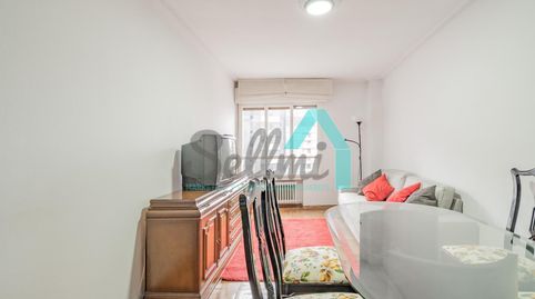 Foto 2 de Piso de alquiler en Jovellanos, Salesas - Foncalada - Campoamor, Oviedo