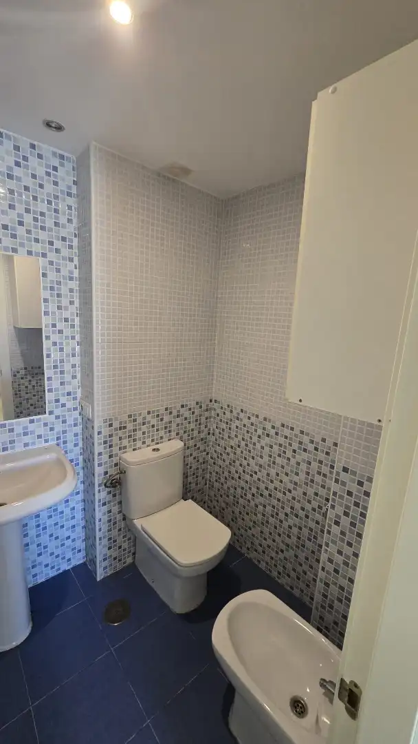 Baño de Piso en venta en Ocaña con Aire acondicionado, Calefacción y Trastero
