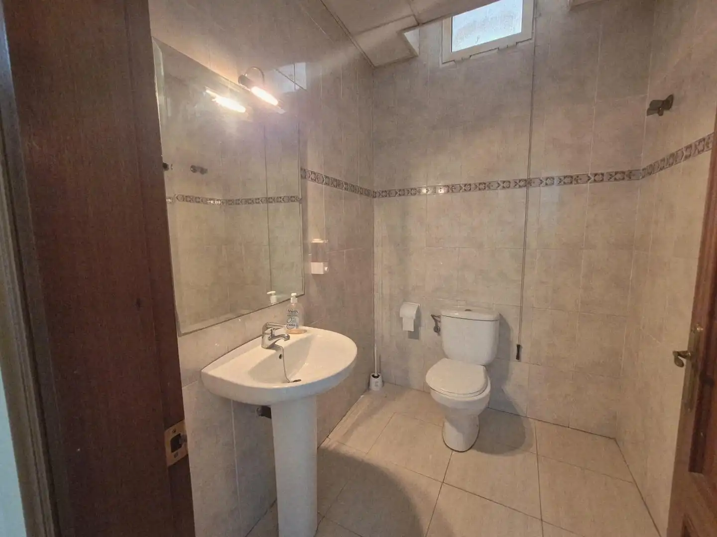 Badezimmer von Geschaftsraum zur Miete in La Unión mit Klimaanlage