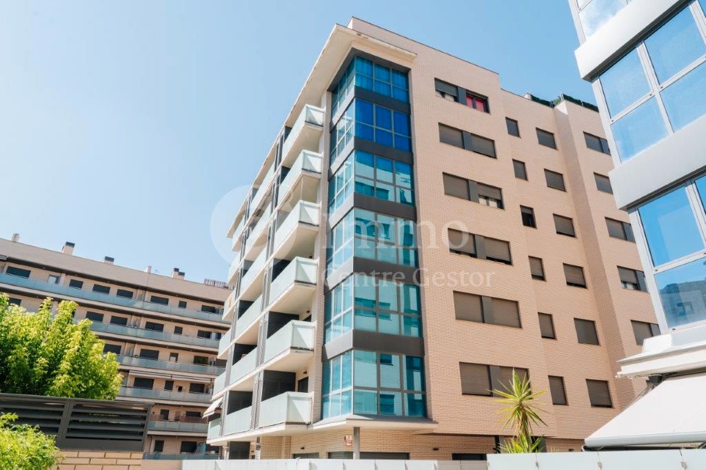 Vista exterior de Pis en venda en  Lleida Capital amb Calefacció, Parquet i Balcó