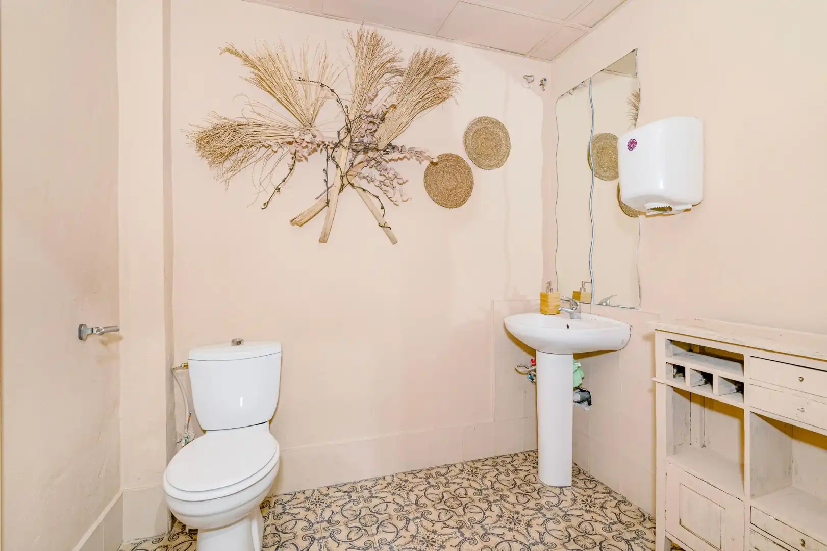 Baño de Local en venta en Granada con Aire acondicionado y Amueblado