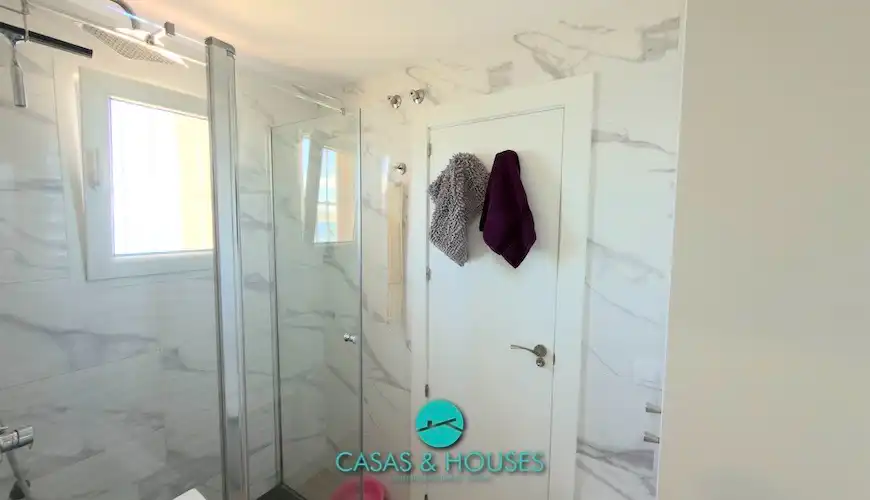 Bathroom of Apartments for sale in La Manga del Mar Menor  with Air Conditioner, Heating and Terrace