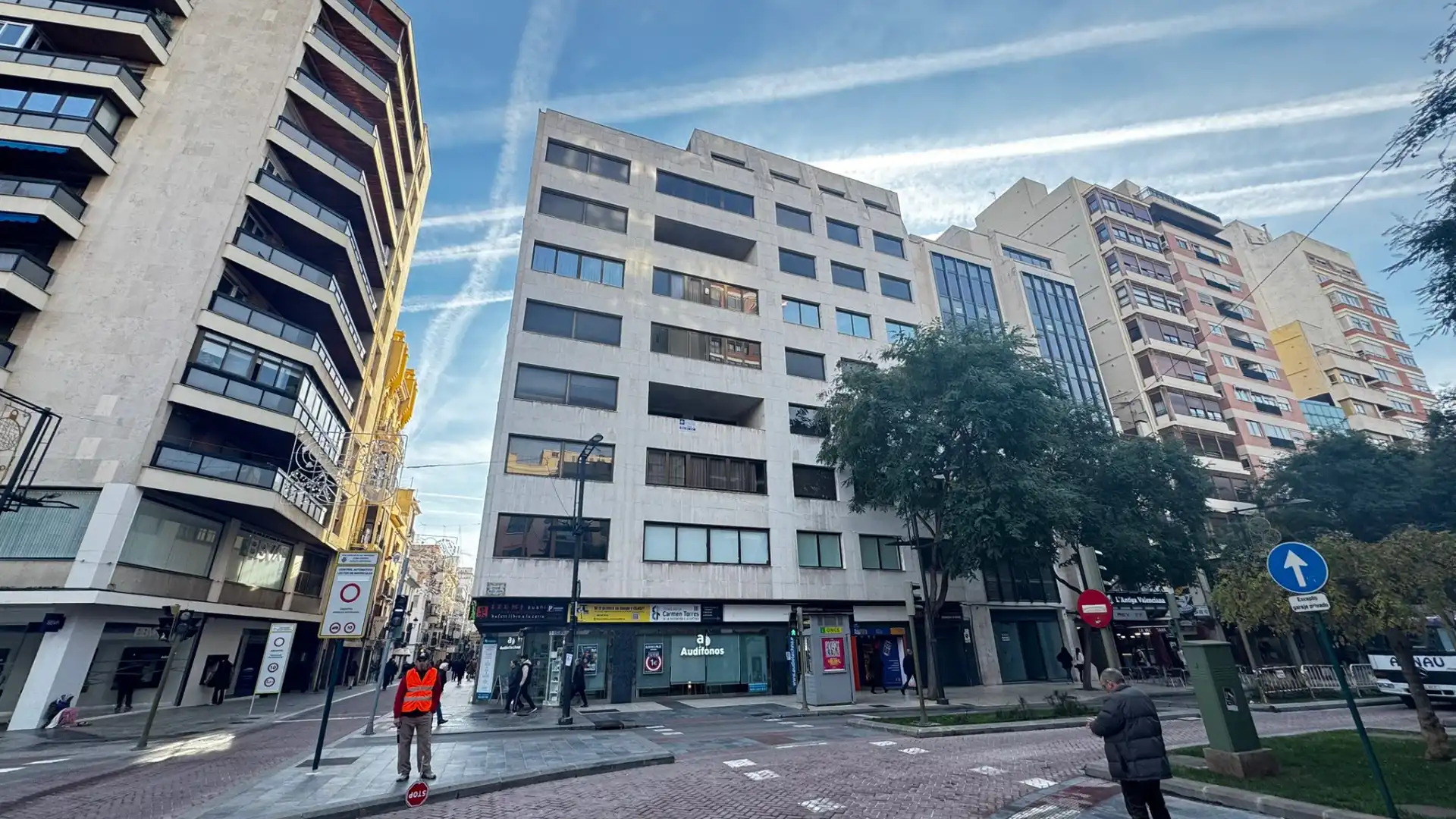 Oficina amb ascensor en venda a Avinguda Rei En Jaume 76