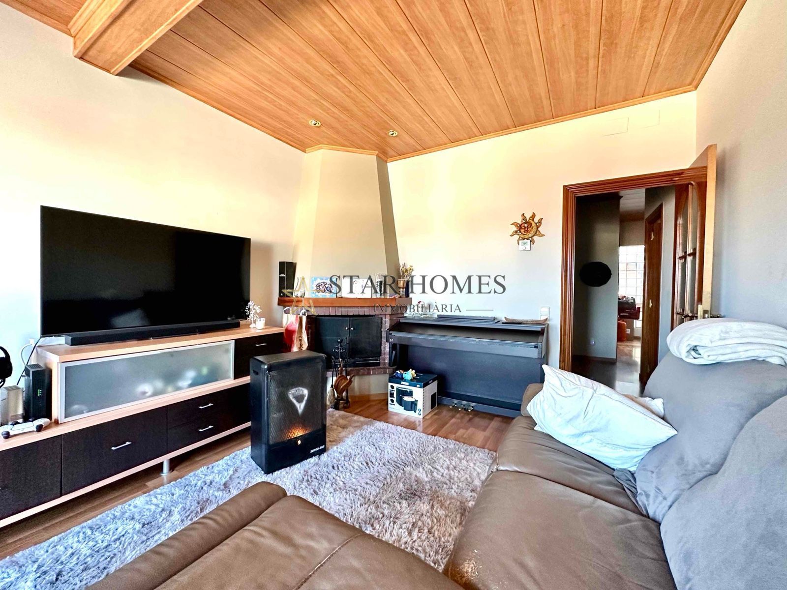 Sala d'estar de Pis en venda en Montgat amb Calefacció, Parquet i Terrassa
