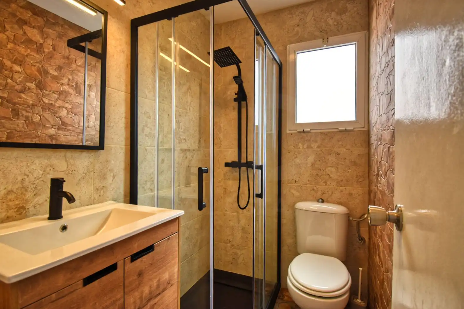 Bathroom of Houses for sale in Gandia  with Air Conditioner, Heating and Terrace