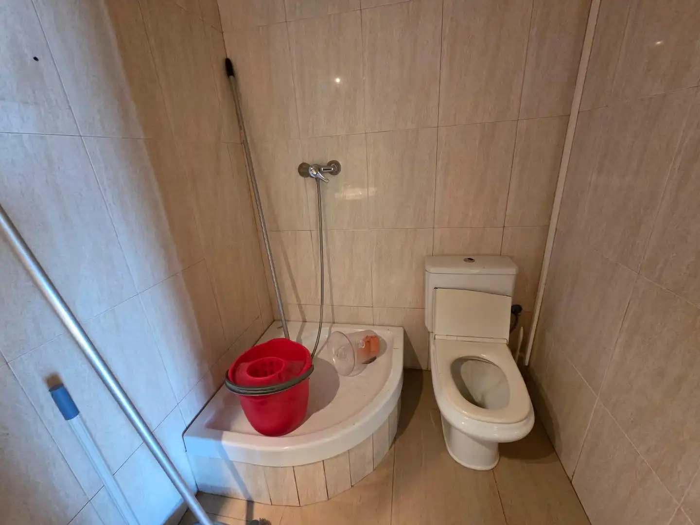 Baño de Local en venta en Olesa de Montserrat con Aire acondicionado