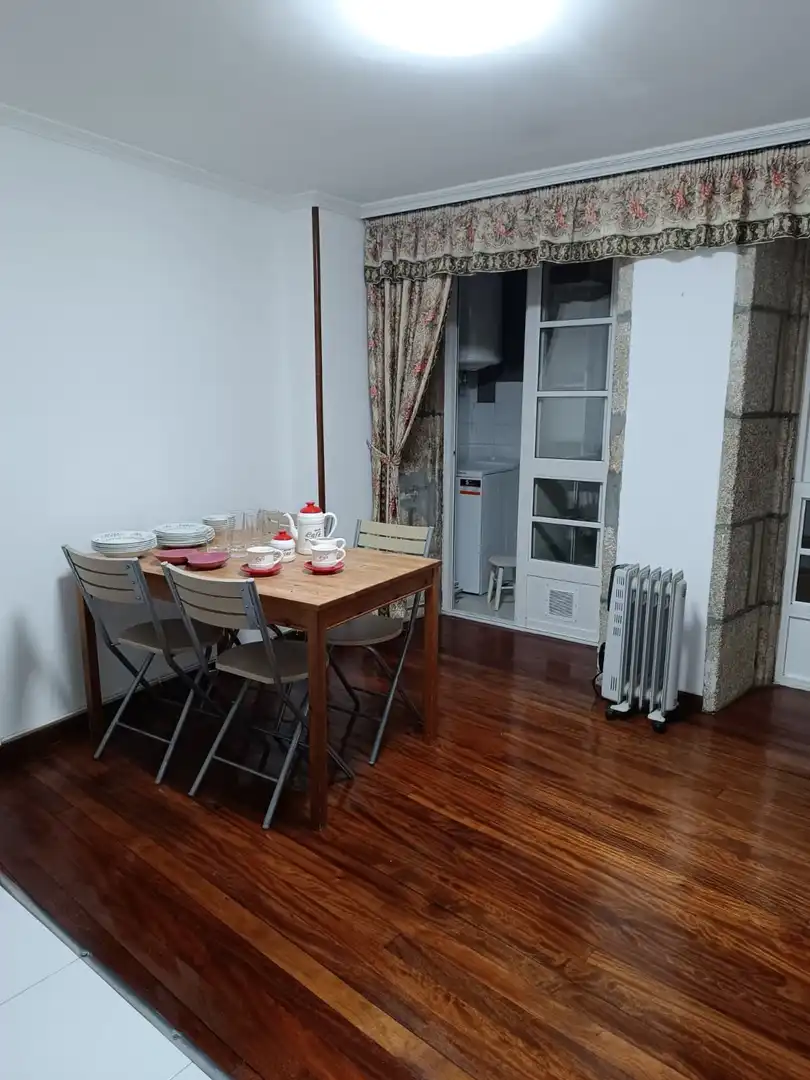 Comedor de Piso en venta en Santiago de Compostela  con Calefacción, Amueblado y Balcón