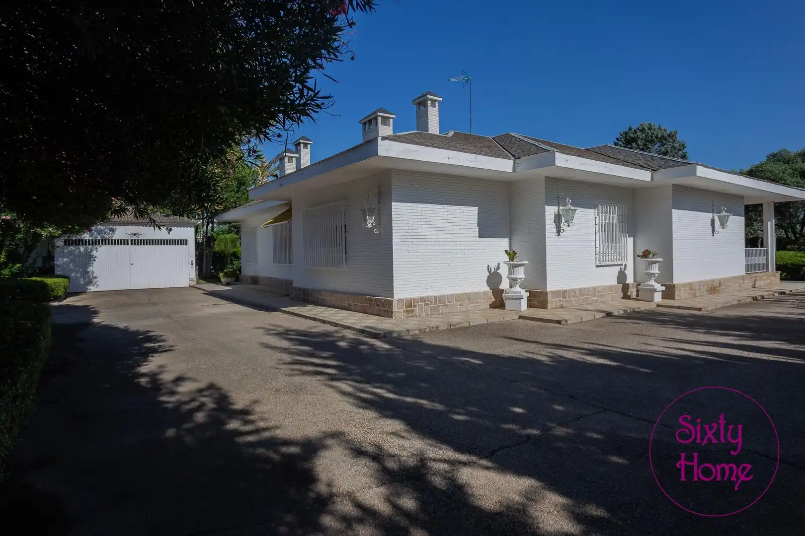 Vista exterior de Casa o xalet en venda en Zaragoza amb Aire condicionat, Calefacció i Jardí privat