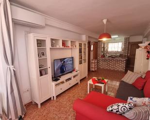 Sala d'estar de Apartament en venda en Nerja amb Aire condicionat i Terrassa