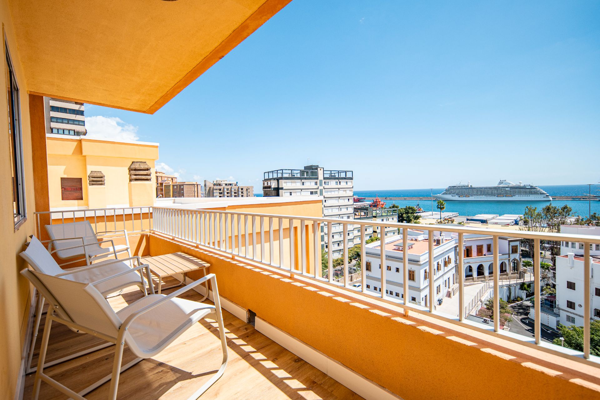 Terrace of Flat for sale in  Santa Cruz de Tenerife Capital  with Terrace, Oven and Microwave