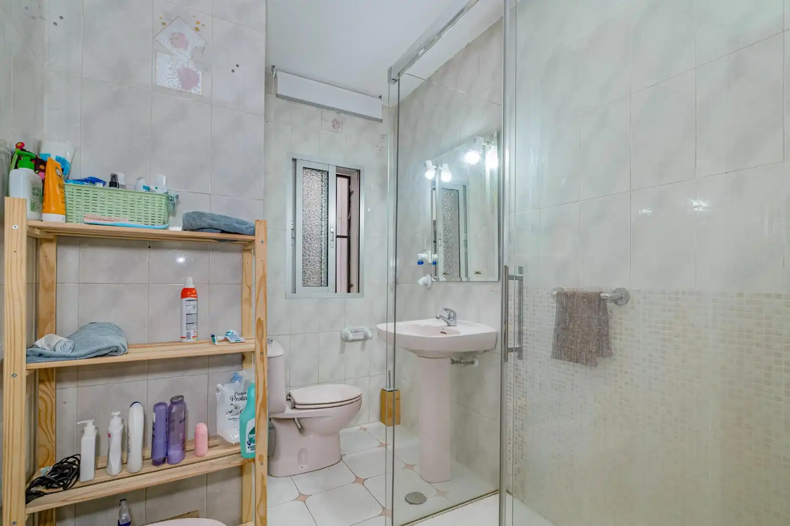 Baño de Piso en venta en Granada con Amueblado