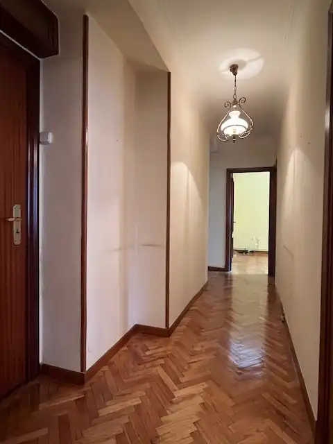 Wohnung zum Verkauf in Santander mit Heizung, Abstellraum und Ofen