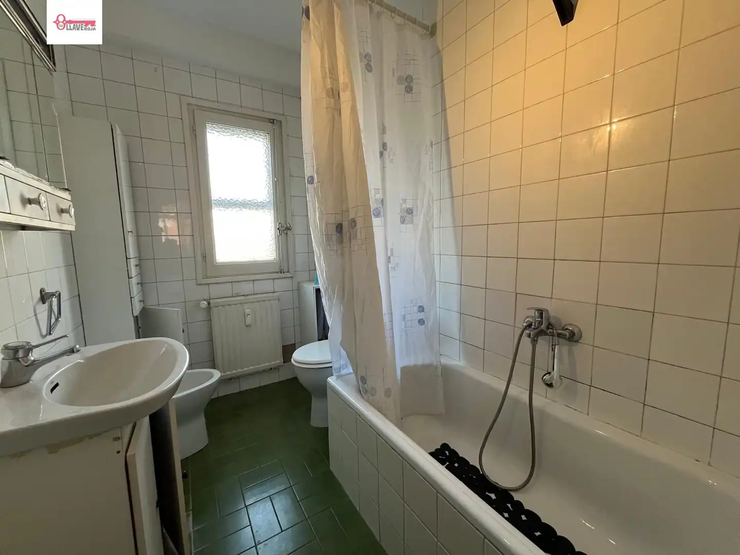 Bathroom of Flat for sale in Burgos  with Heating, Parquet flooring and Terrace