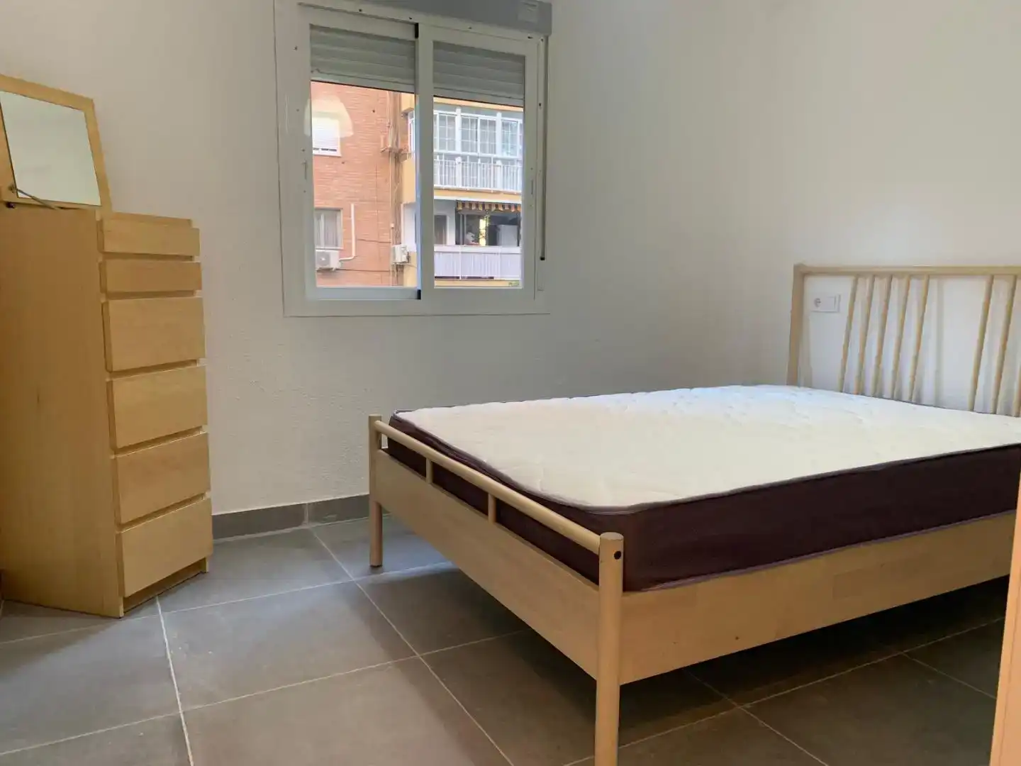 Habitación de Piso de alquiler en Bailén - Miraflores