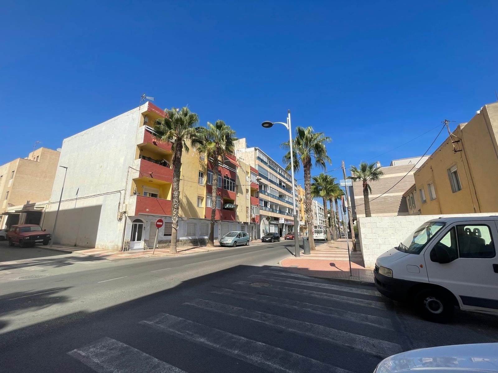 Vista exterior de Piso en venta en Roquetas de Mar con Terraza