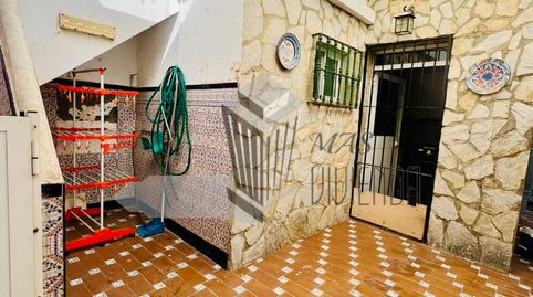 Foto 3 de Casa adosada en venda a Calle Padre Manjón, San José - San Bernardo, La Línea de la Concepción