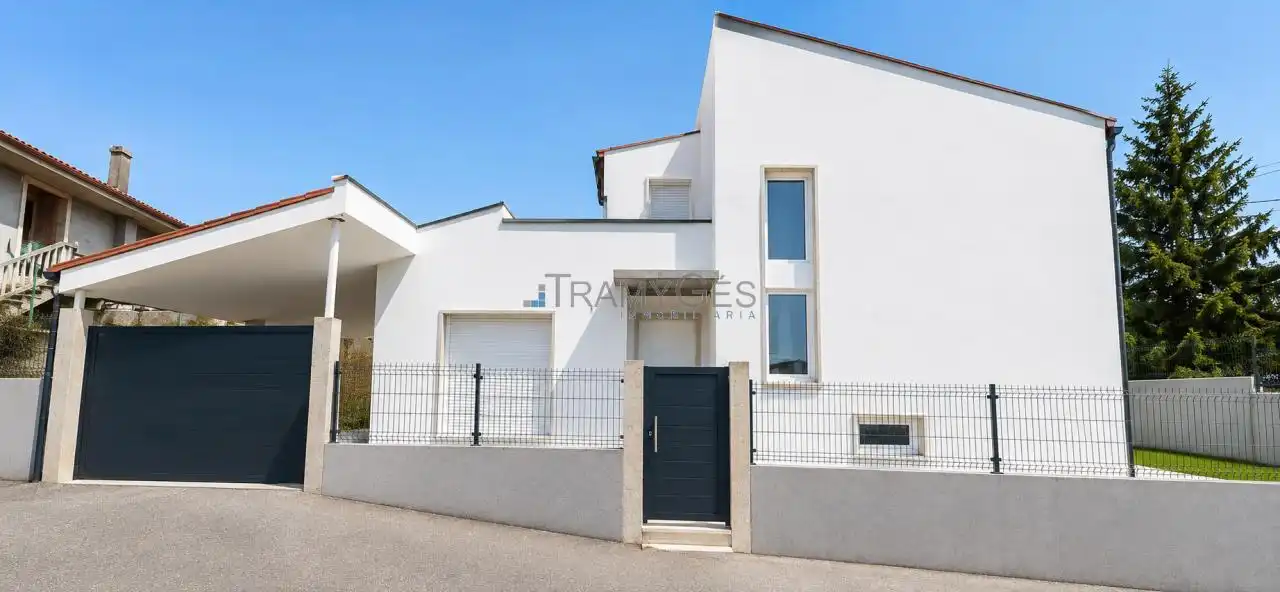 Vista exterior de Casa o chalet en venta en A Guarda   con Calefacción, Jardín privado y Terraza