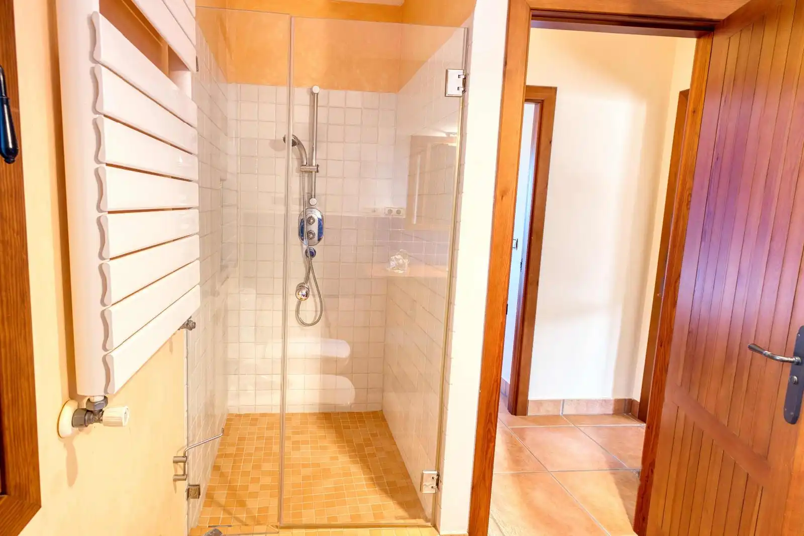 Bathroom of Houses for sale in Castalla  with Heating, Private garden and Terrace