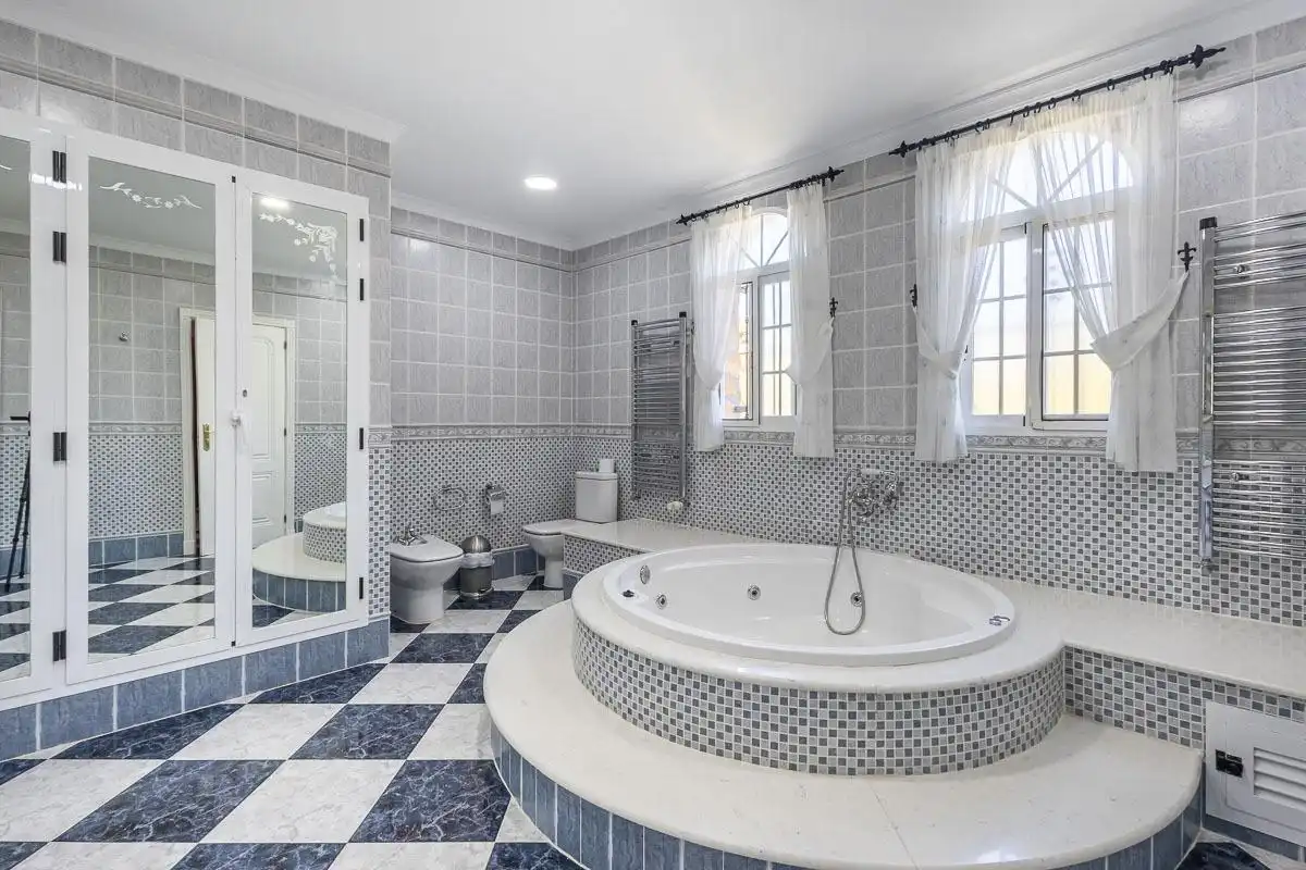 Baño de Casa o chalet en venta en Ítrabo con Calefacción, Jardín privado y Terraza