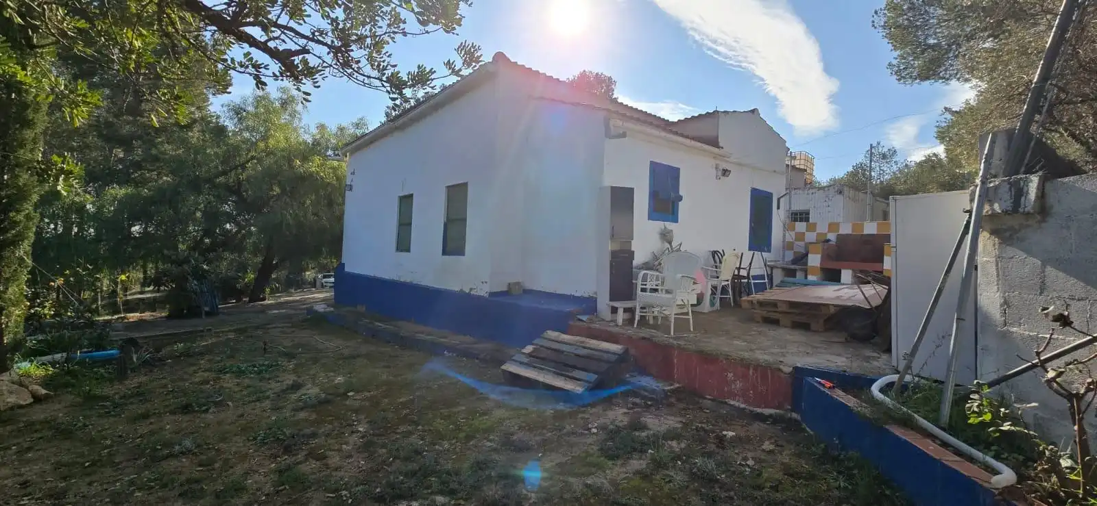 Vista exterior de Casa adosada en venda en Chiva amb Jardí privat i Terrassa