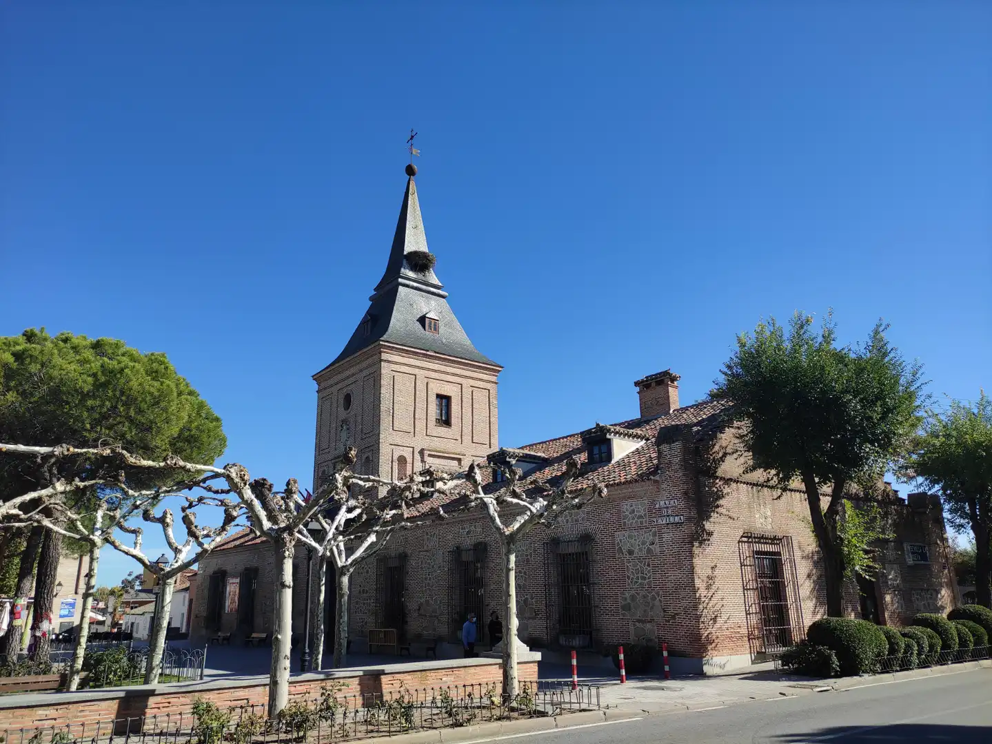 Vista exterior de Casa o xalet de lloguer en Sevilla la Nueva amb Aire condicionat, Calefacció i Terrassa
