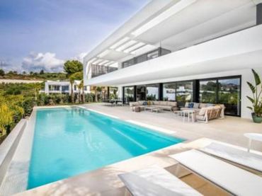 Maison avec piscine à louer à Nueva Andalucía