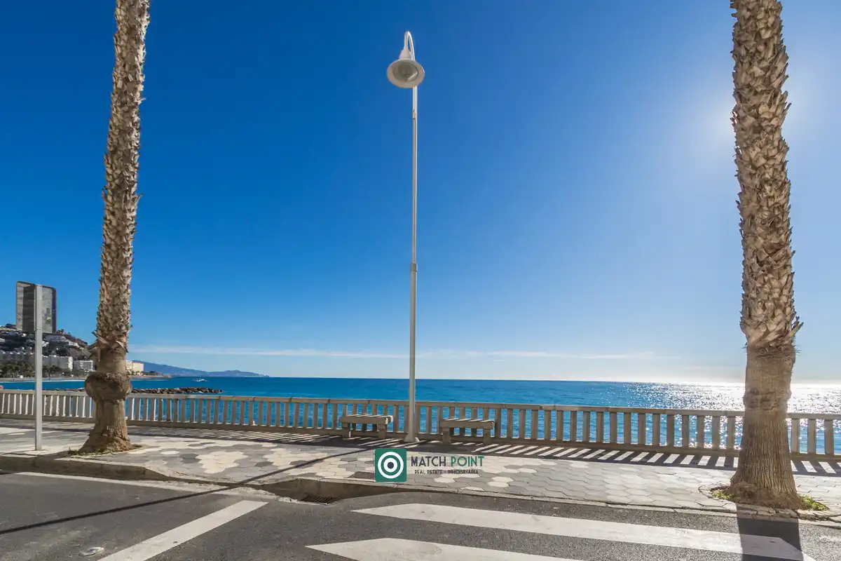 Vista exterior de Pis de lloguer en Almuñécar amb Moblat