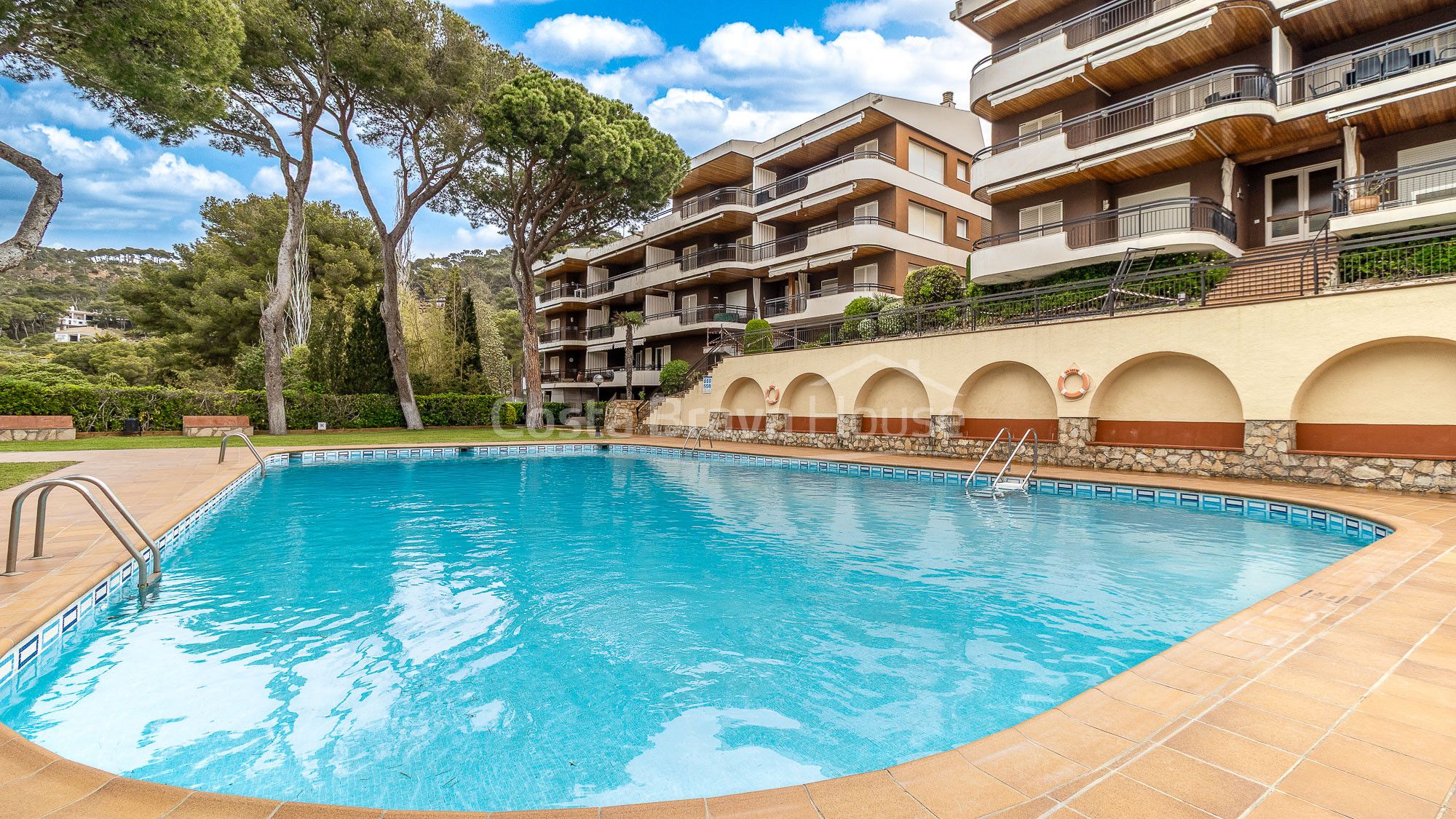 Piscina de Apartament en venda en Palafrugell amb Aire condicionat, Calefacció i Parquet