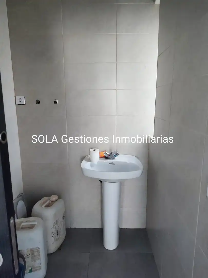 Baño de Local de alquiler en Torreperogil