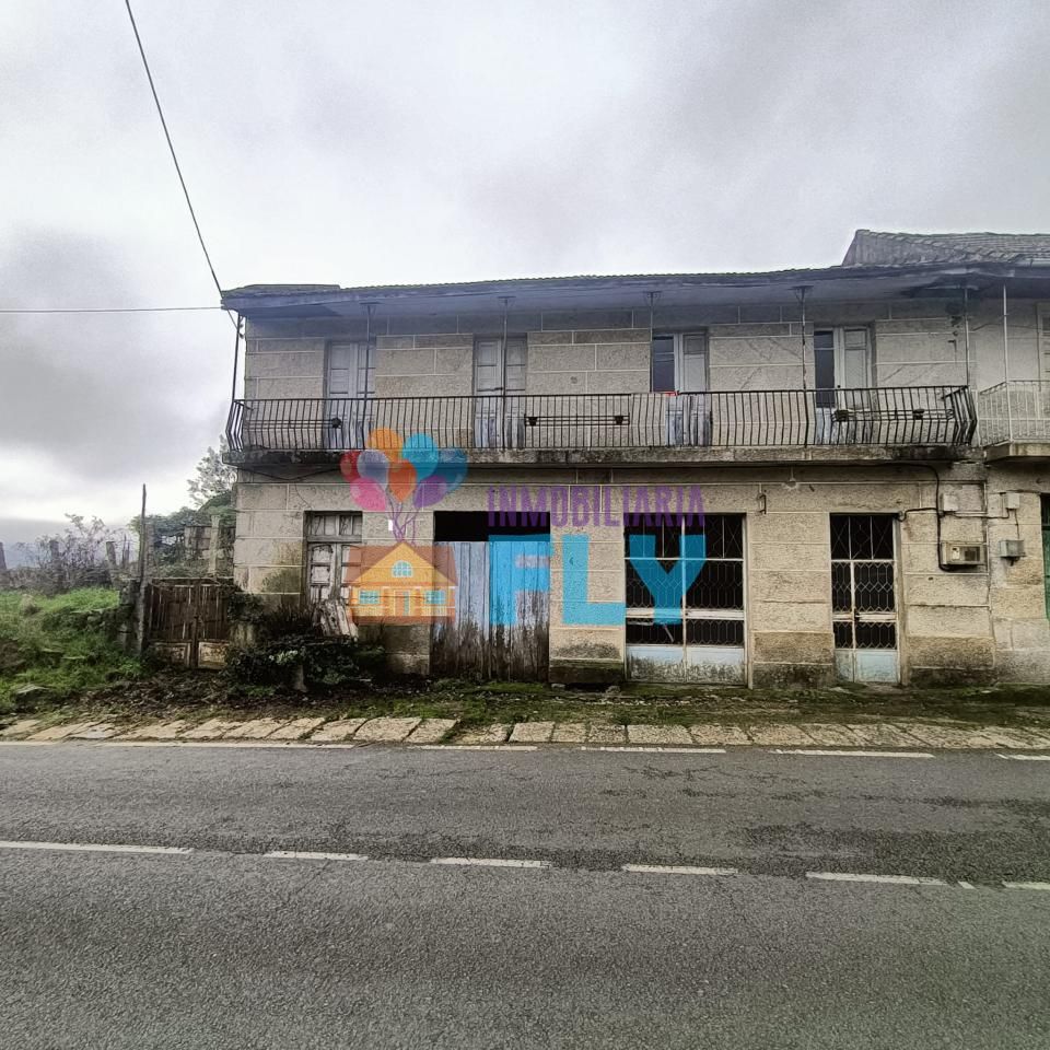 Vista exterior de Casa o xalet en venda en Cenlle amb Calefacció