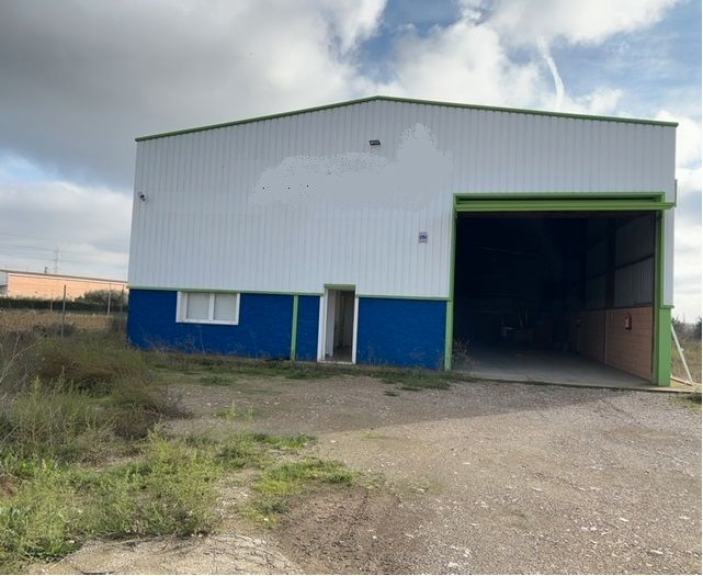 Vista exterior de Nau industrial de lloguer en Binéfar amb Calefacció i Alarma