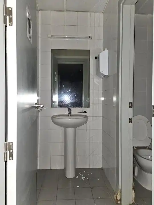 Bany de Local de lloguer en Valdemoro