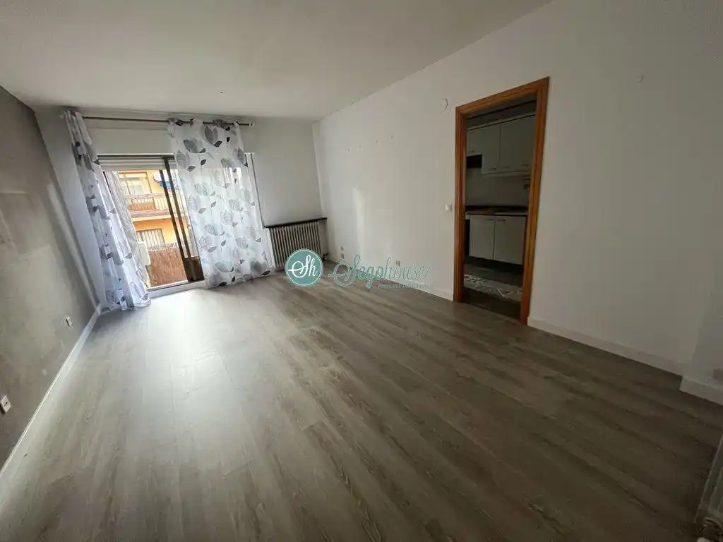 Habitación de Piso en venta en San Cristóbal de Segovia con Calefacción, Terraza y Trastero