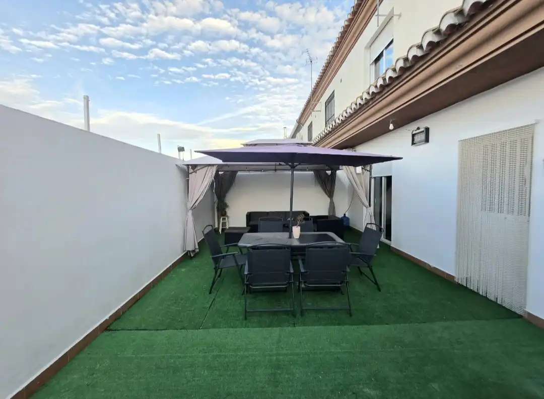 Terraced house with terrace for sale in Calle del Olivillo 25