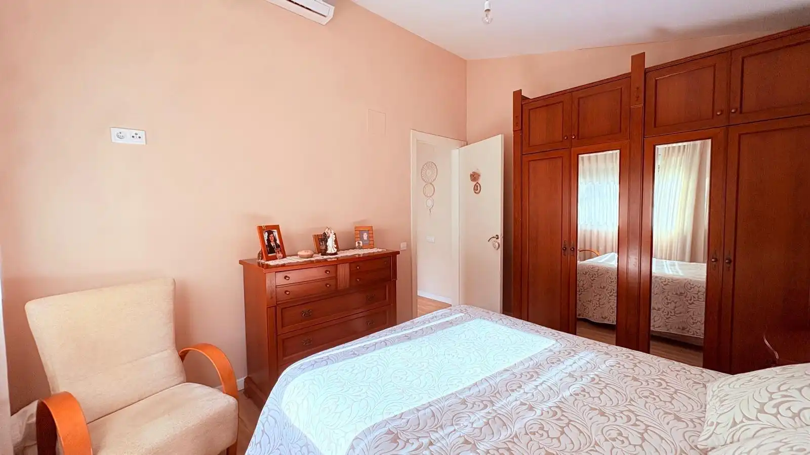 Habitación de Casa o chalet en venta en Castellar del Vallès con Aire acondicionado, Jardín privado y Terraza