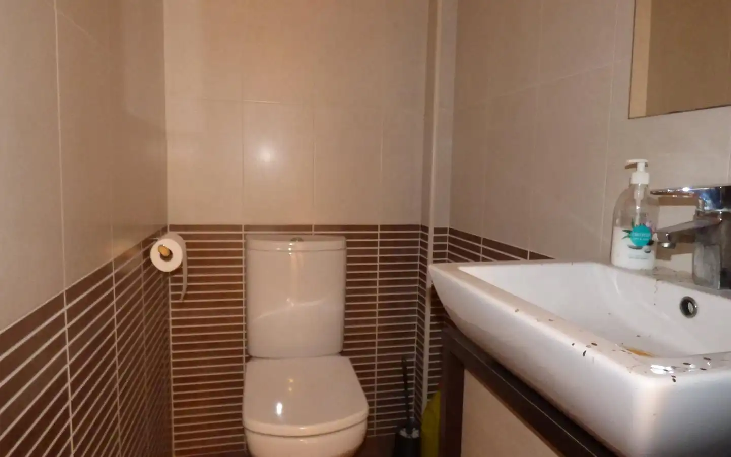 Badezimmer von Büro zur Miete in Benidorm mit Klimaanlage und Möbliert