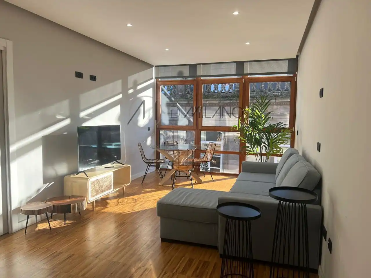 Wohnzimmer von Wohnung zur Miete in Vigo  mit Heizung, Abstellraum und Möbliert