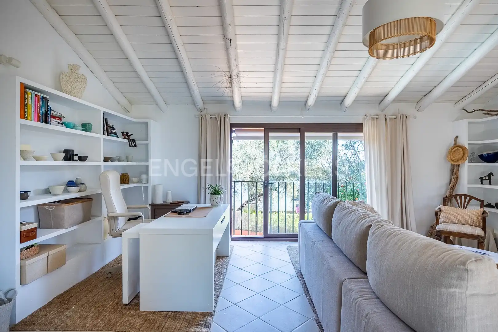 Sala d'estar de Casa o xalet en venda en Espartinas amb Aire condicionat, Calefacció i Jardí privat