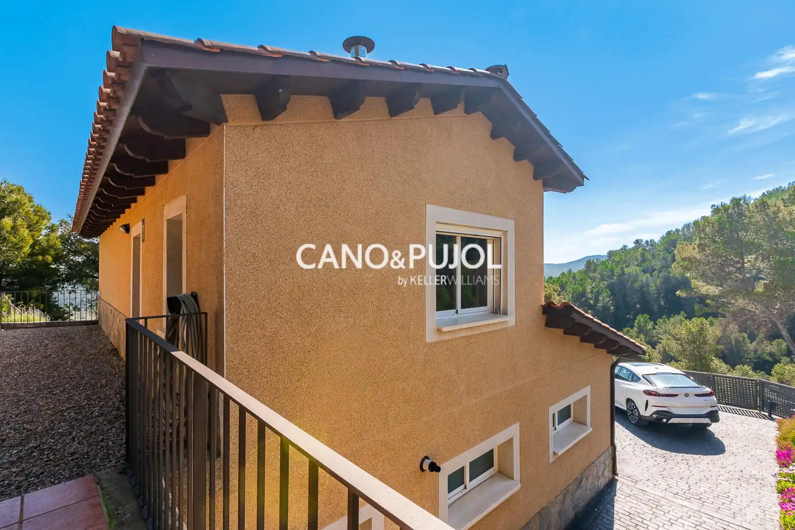 Vista exterior de Casa o chalet en venta en Corbera de Llobregat con Calefacción, Terraza y Trastero