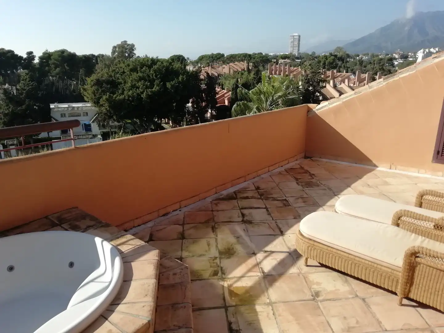 Terrasse von Maisonette zum Verkauf in Marbella mit Klimaanlage, Terrasse und Abstellraum