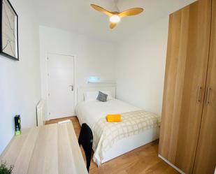 Bedroom of Flat to share in  Madrid Capital  with Heating, Furnished and Oven