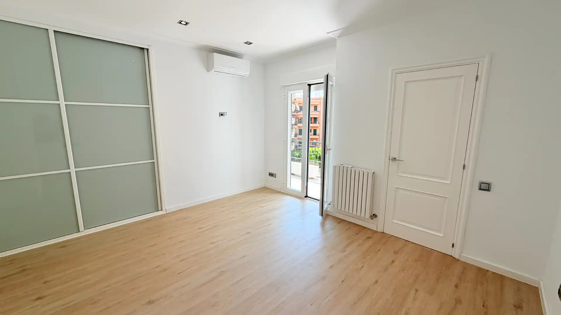 Bedroom of Flat for rent in  Palma de Mallorca  with Air Conditioner, Terrace and Oven